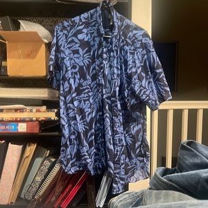 Hawaiian print blue button up